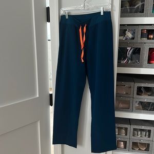 Livingston small figs scrub pants